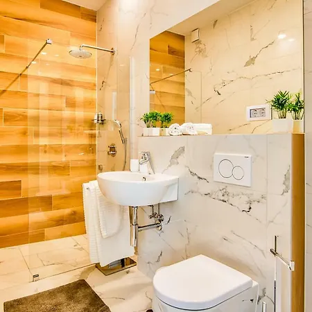 Parkside With Free Parking Apartmán *