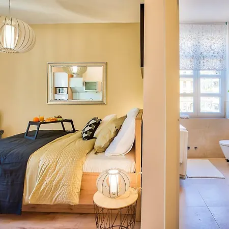 Parkside With Free Parking Pula