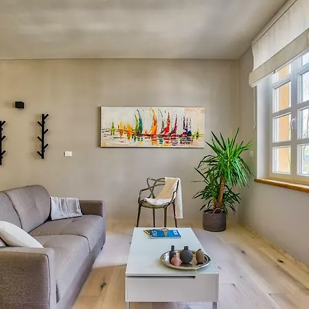 Parkside With Free Parking Apartmán