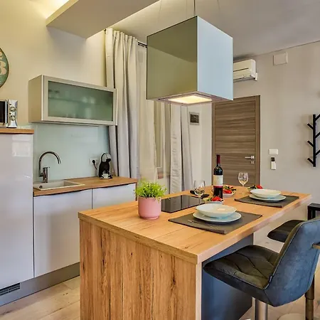 Apartmán Parkside With Free Parking