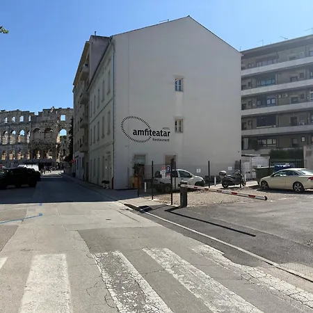 Apartment Parkside Amphitheatre Apartments Pula City Center