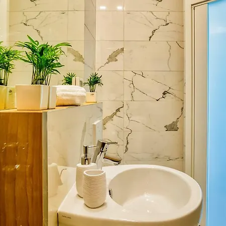 Parkside Centre * Pula